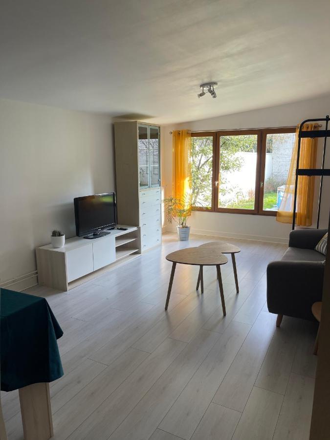 Hébergement de vacances La Briquette 6 Personnes Proche Rer D